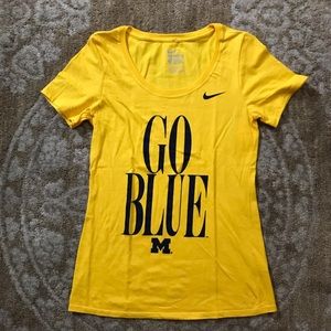 Nike Women’s Athletic T-Shirt S